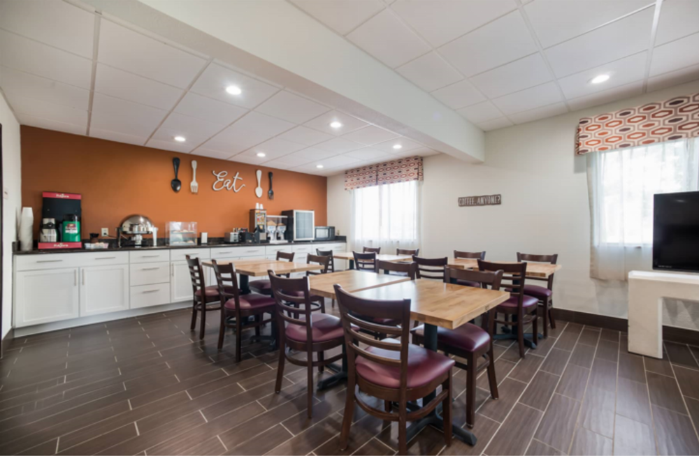 Ramada by Wyndham Effingham Main image